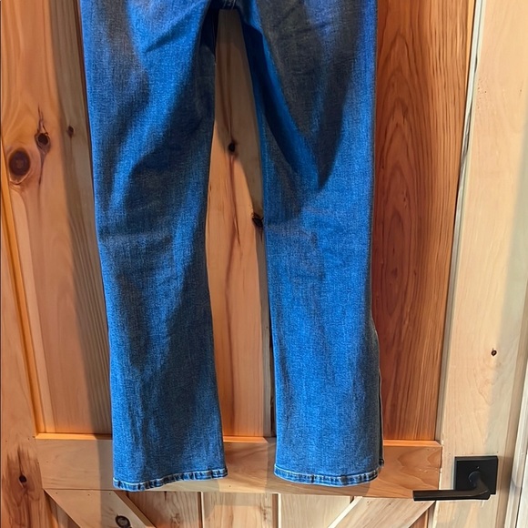 Stylish Indigo Women's Straight Leg Jeans - Picture 7 of 7